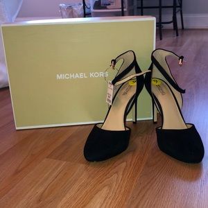 NWT MICHAEL KORS HEELS